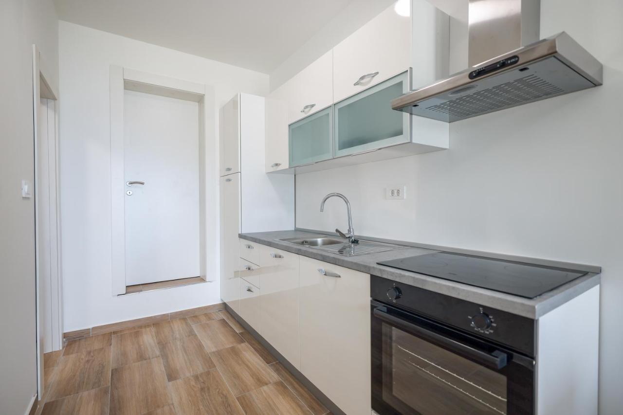 Beachfront Apartments Tic With Seaview Miletici Exteriör bild