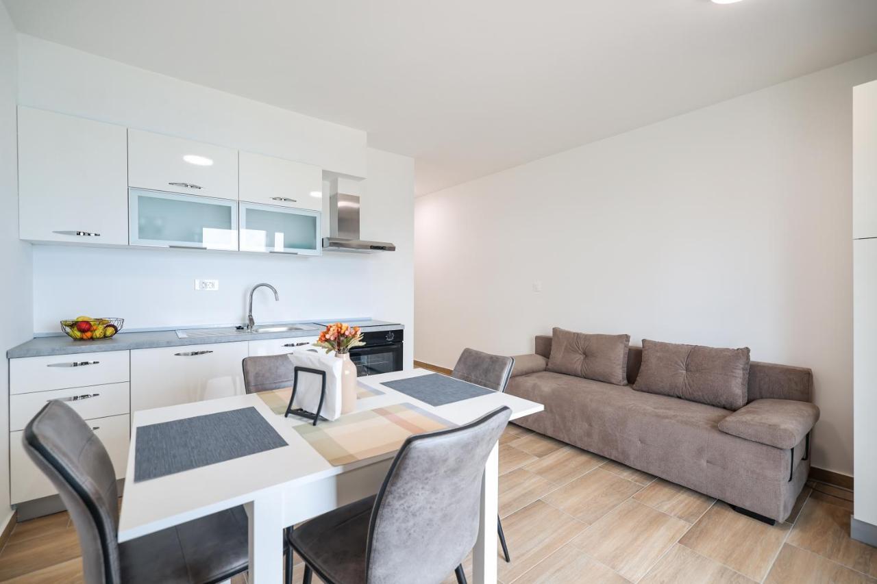 Beachfront Apartments Tic With Seaview Miletici Exteriör bild