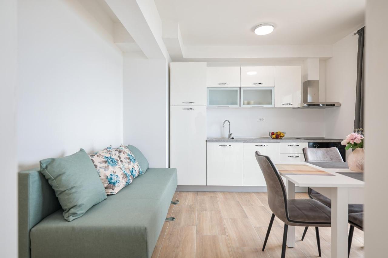 Beachfront Apartments Tic With Seaview Miletici Exteriör bild