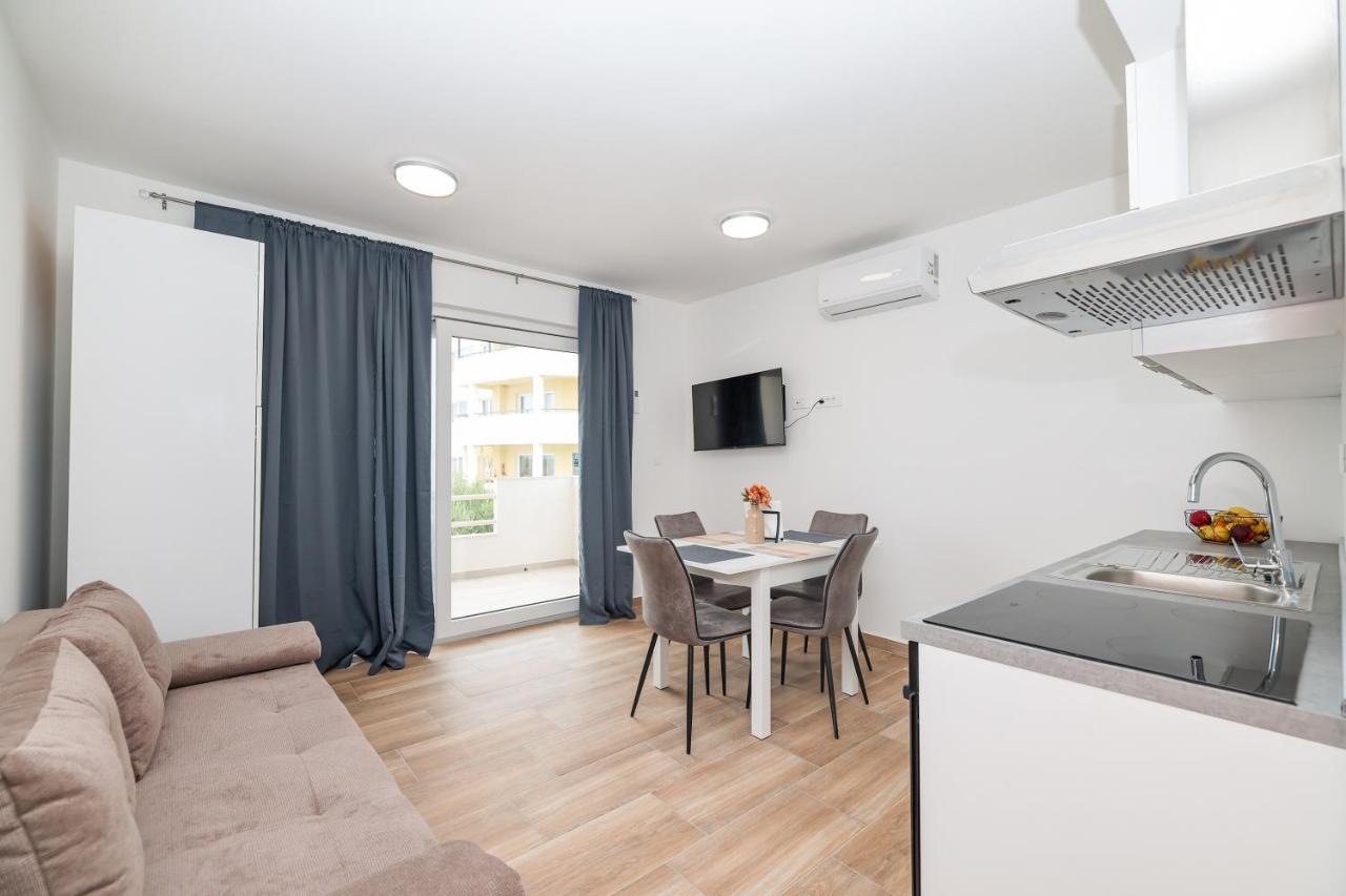 Beachfront Apartments Tic With Seaview Miletici Exteriör bild