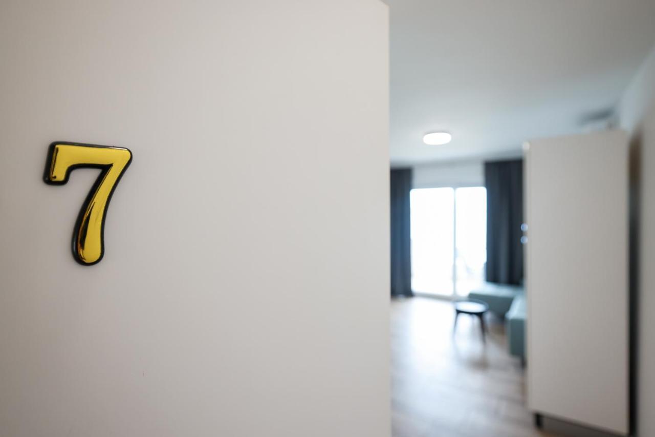 Beachfront Apartments Tic With Seaview Miletici Exteriör bild