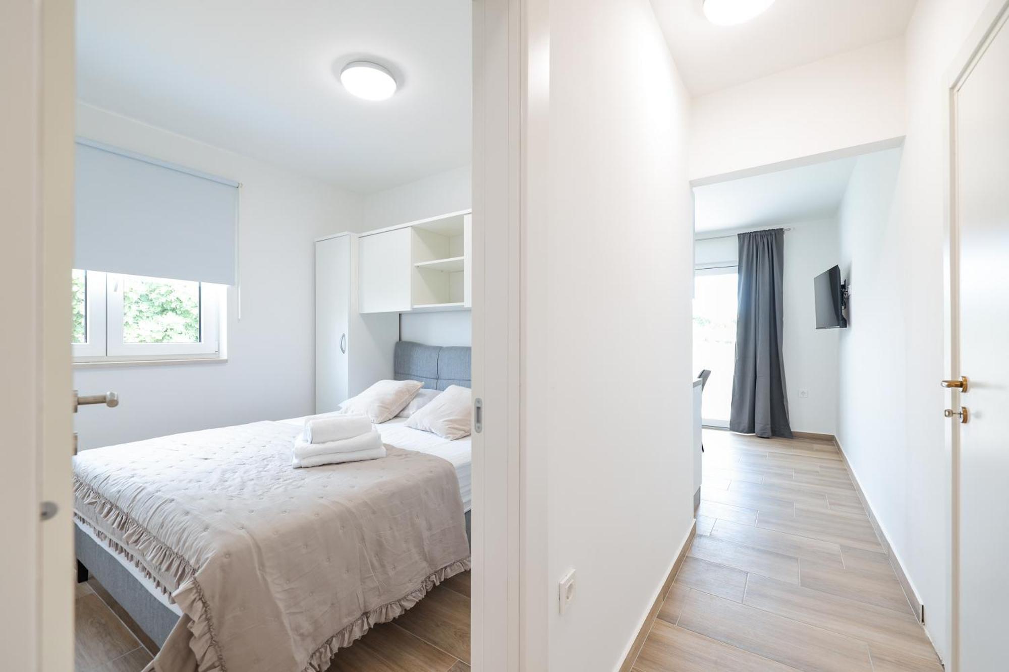 Beachfront Apartments Tic With Seaview Miletici Exteriör bild